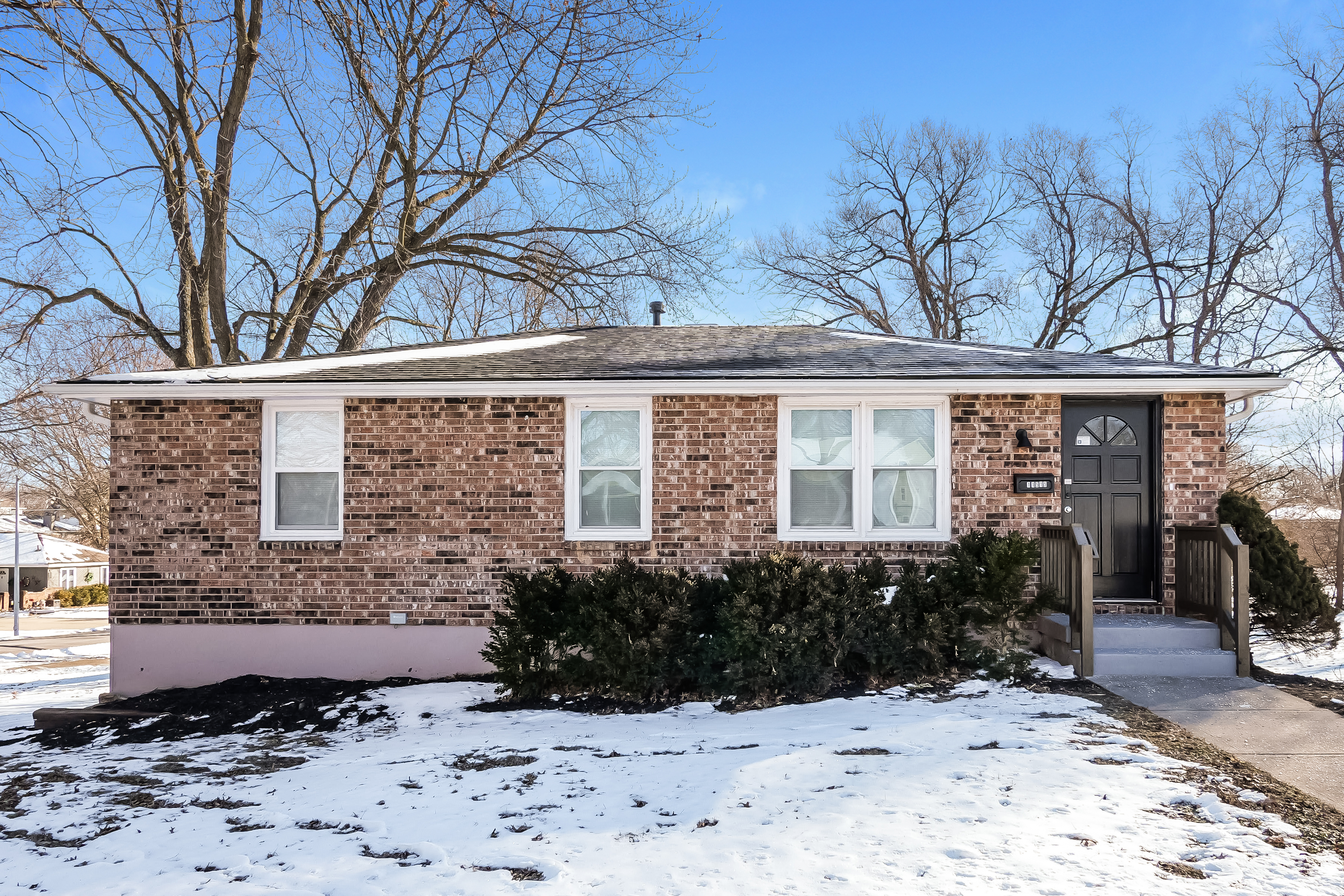 11515 N Charlotte St Kansas City, MO 64155